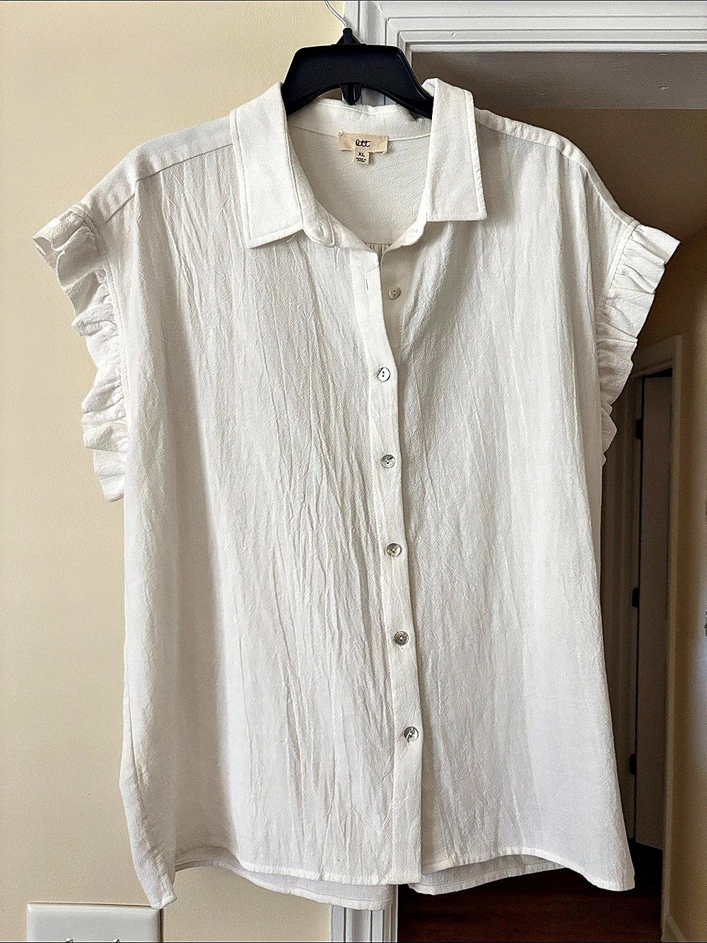Ott Ruffle Sleeve Button Down in White XL Like New